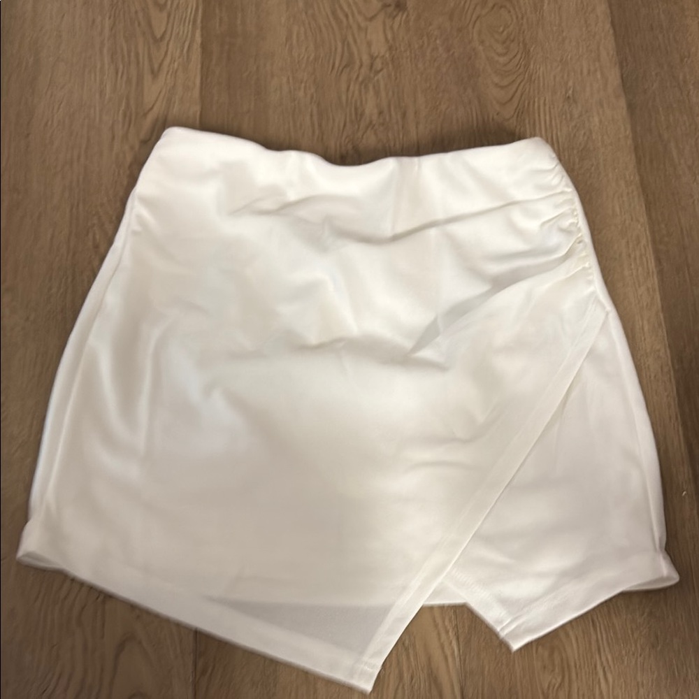 Women's White Skirt